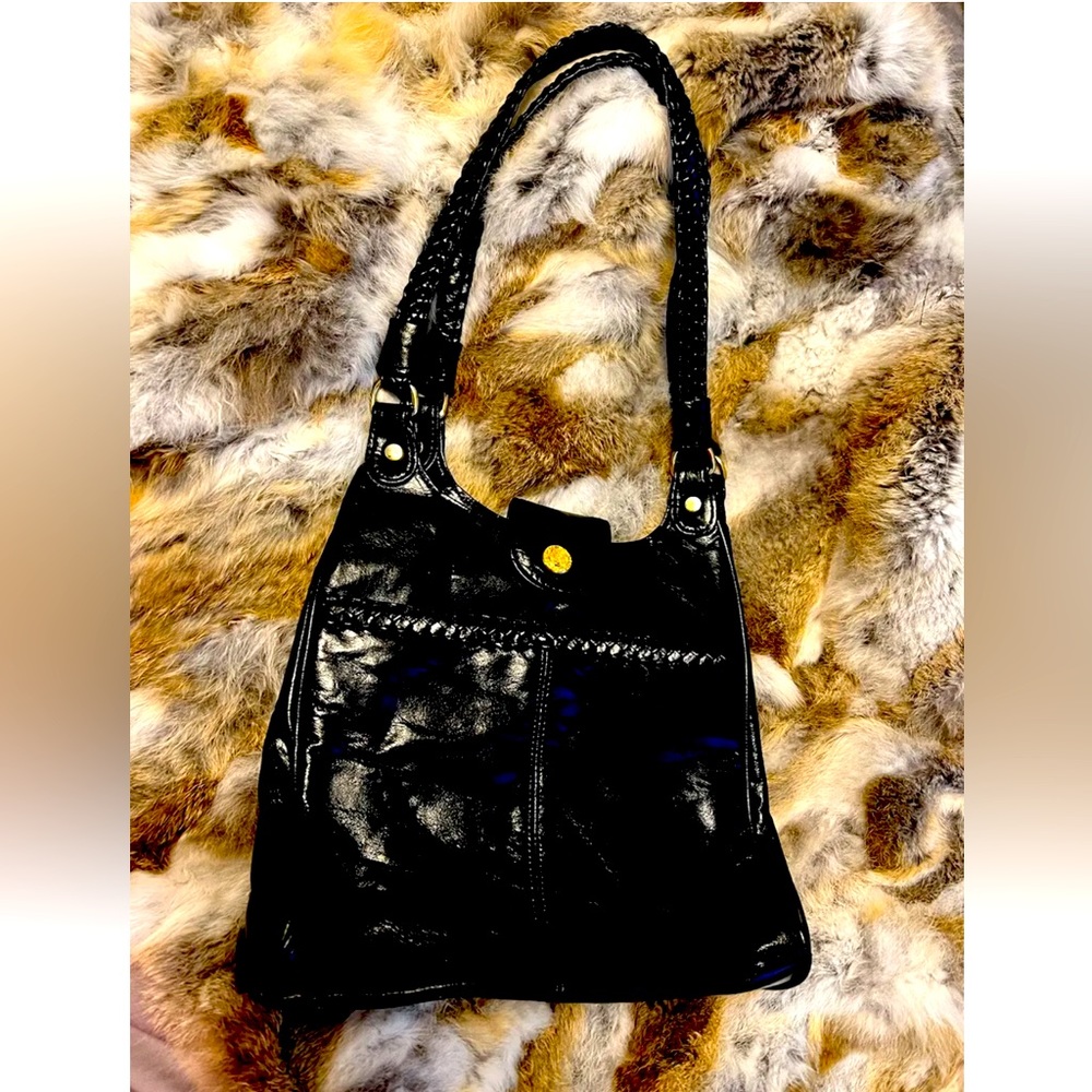 VTG Shoulder Leather Black  Bag With Zip Pockets Made In Korea Preowned